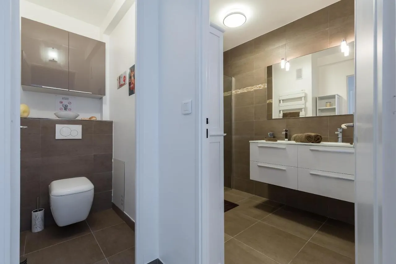Gorgeous Apt With Terrace, Elevator, Ac, Free Parking - Le Regis Cagnes-sur-Mer France